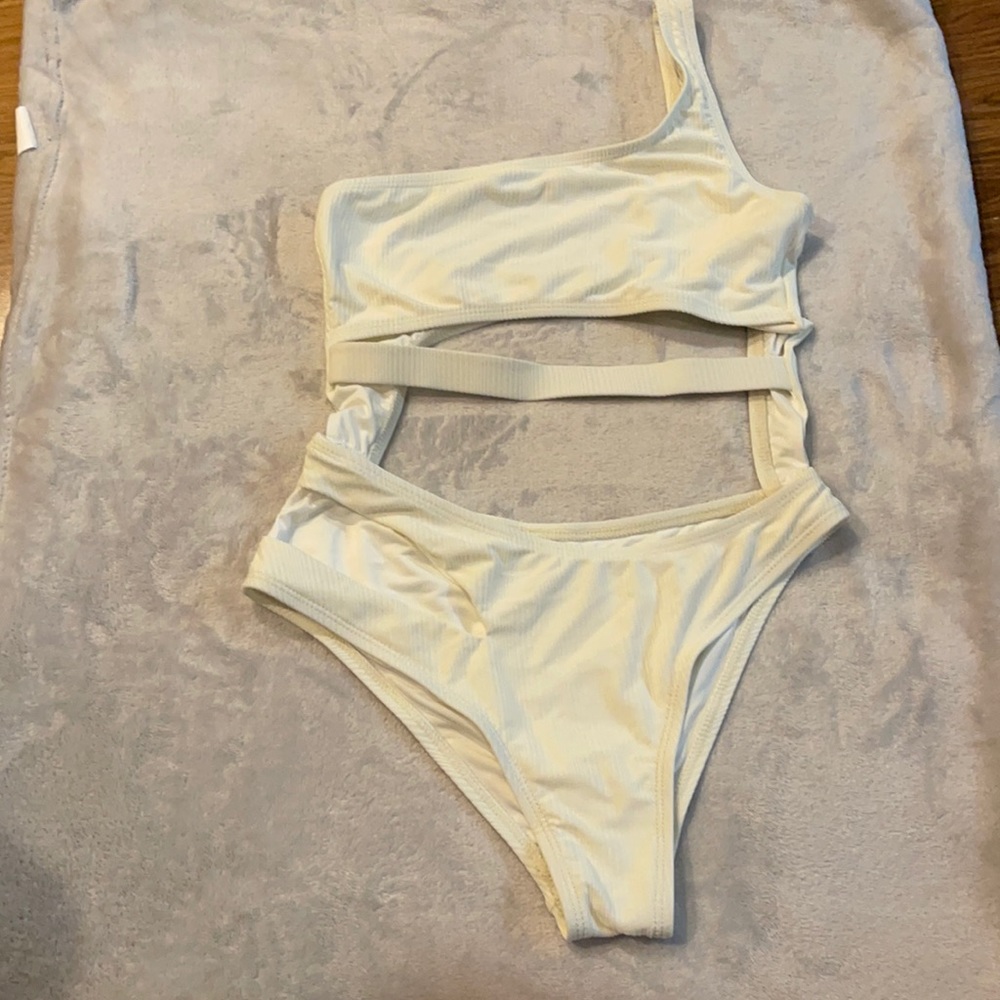 Ris-K Beautiful And Sexy One Piece Swimsuit!